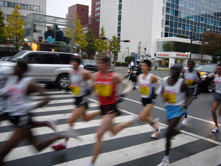 Fukuoka Marathon Leaders