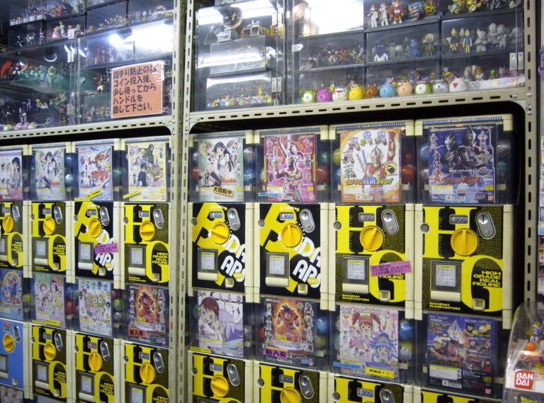 Capstule Toys